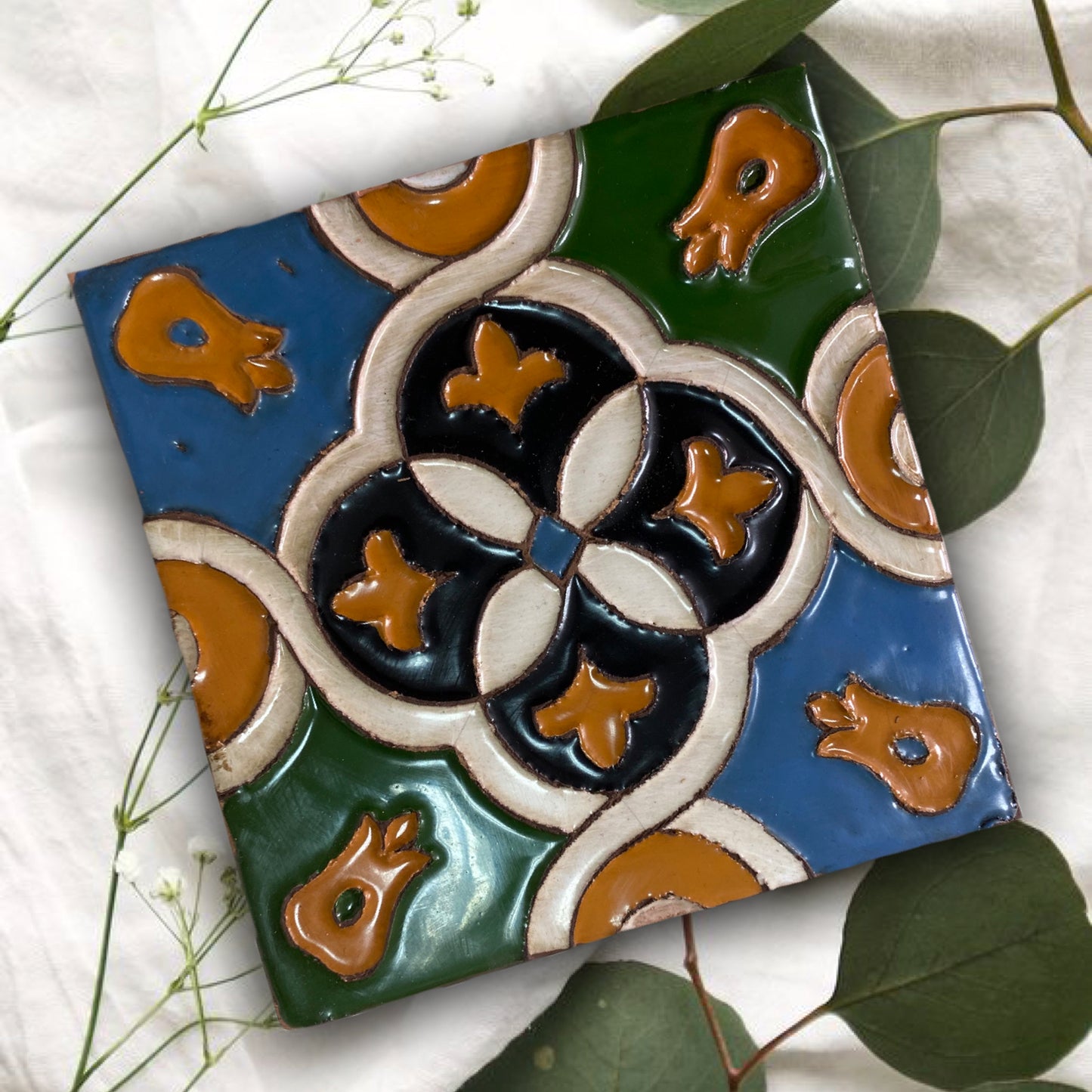 Tile Renaissance Edge Knot REF1